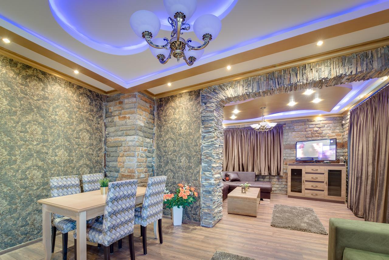 Unique Atmosphere With Golden Standard Design โซเฟีย ภายนอก รูปภาพ